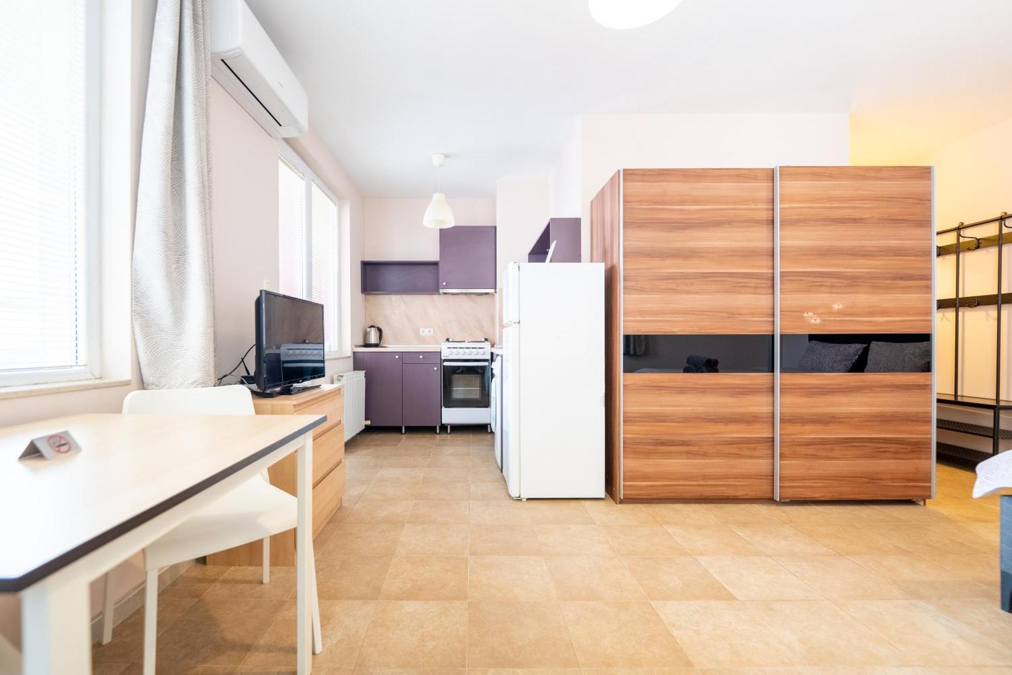 Lovely Apartment In Studentski Grad Szófia Kültér fotó