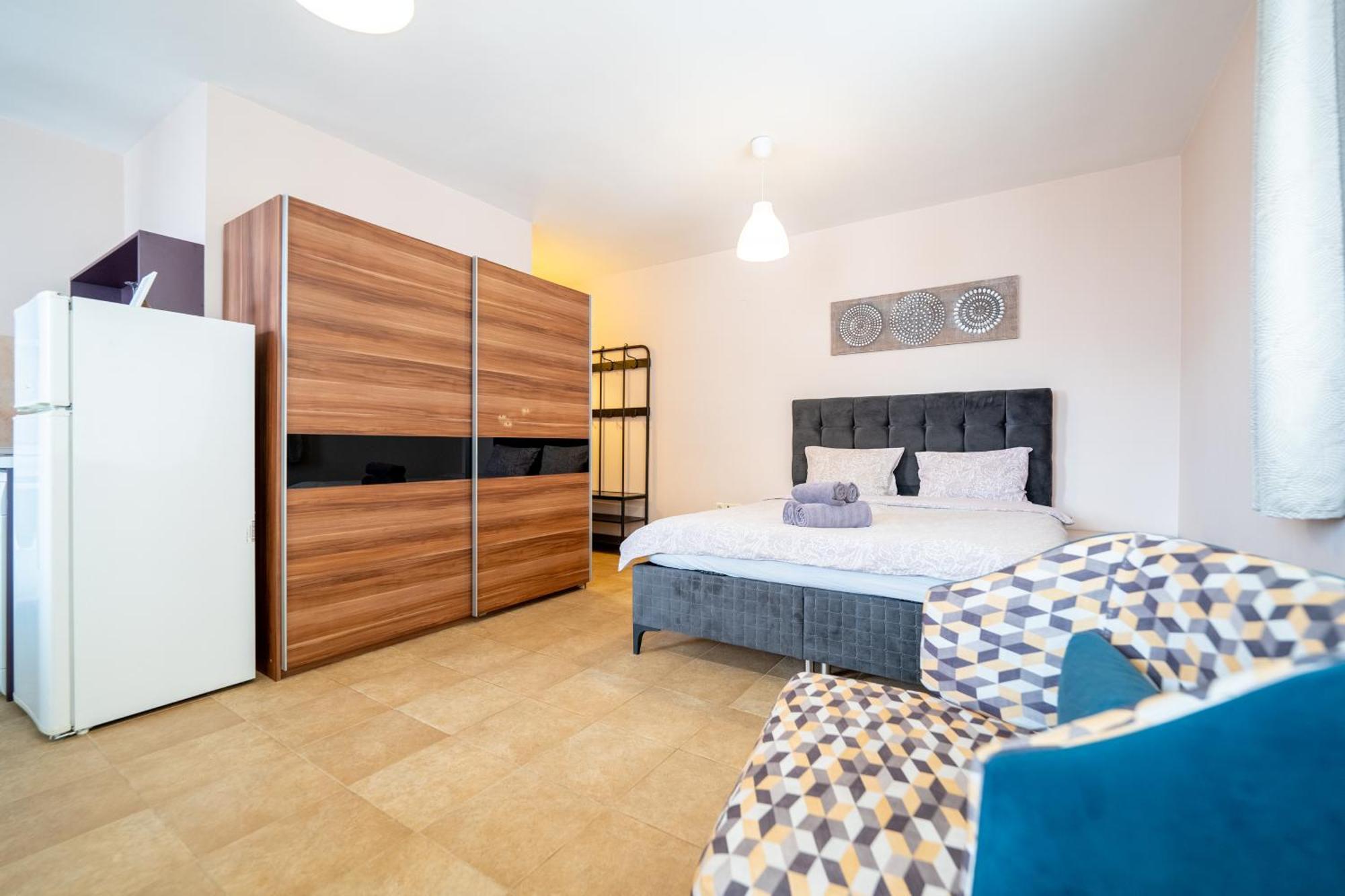 Lovely Apartment In Studentski Grad Szófia Kültér fotó